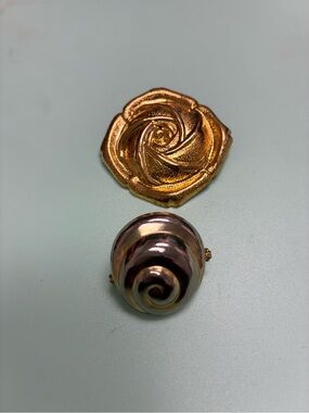2 Vintage Collectible Gold-Tone Rose Scarf Clips - Womens Jewelry